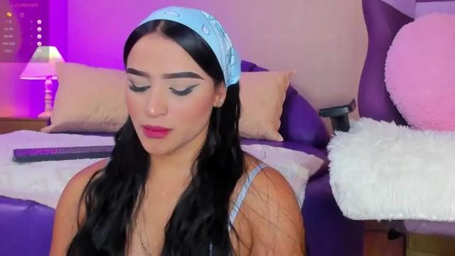 Image 11 of alicekiing Stream on Chaturbate on 14 months ago