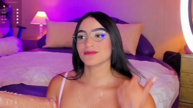 Image 2 of alicekiing Stream on Chaturbate on 14 months ago