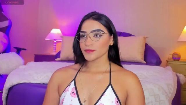 Image 2 of alicekiing Stream on Chaturbate on 14 months ago