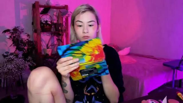 Image 3 of alicekit Stream on Chaturbate on 15 months ago