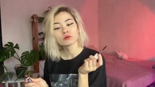 Image 3 of alicekit Stream on Chaturbate on 15 months ago