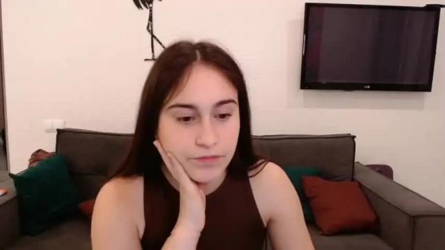 Image 3 of alicekollt Stream on Chaturbate on 13 months ago