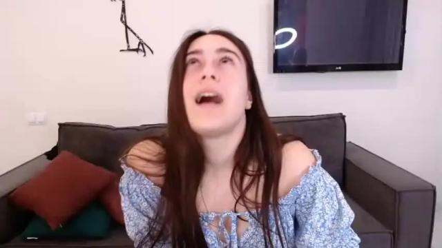 Image 3 of alicekollt Stream on Chaturbate on 13 months ago