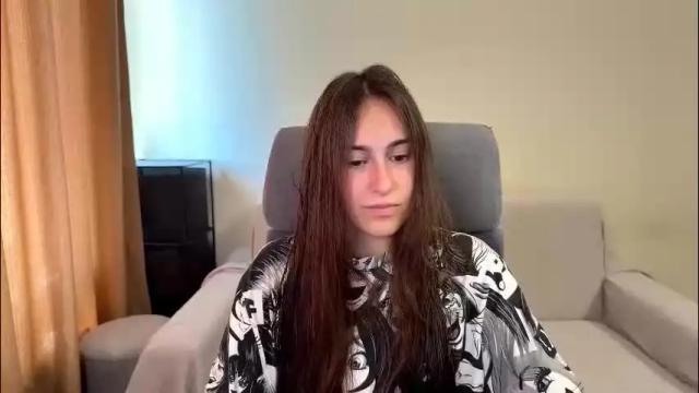 Image 2 of alicekollt Stream on Chaturbate on 4 months ago