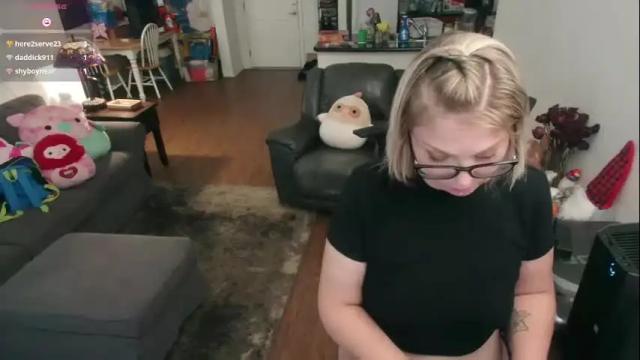 Image 6 of aliceliddell710 Stream on Chaturbate on 2 months ago