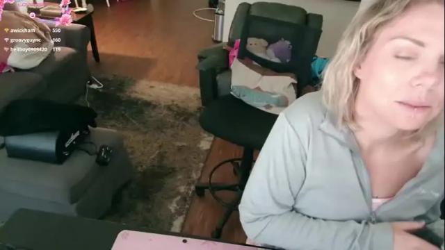 Image 10 of aliceliddell710 Stream on Chaturbate on 1 month ago
