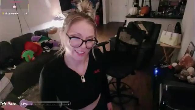 Image 4 of aliceliddell710 Stream on Chaturbate on 4 days ago