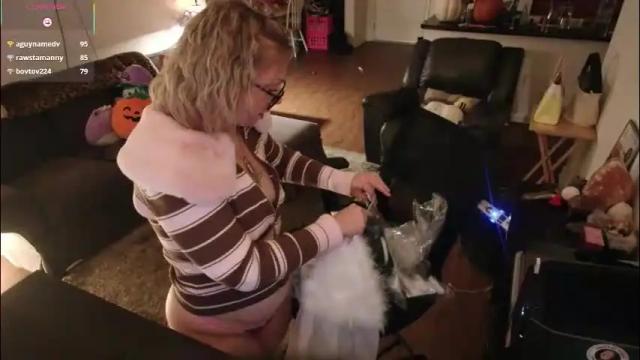 Image 4 of aliceliddell710 Stream on Chaturbate on 21 hours ago