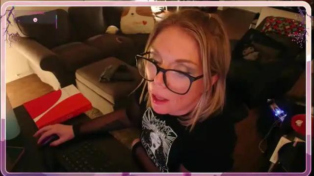 Image 2 of aliceliddell710 Stream on Chaturbate on 2 months ago