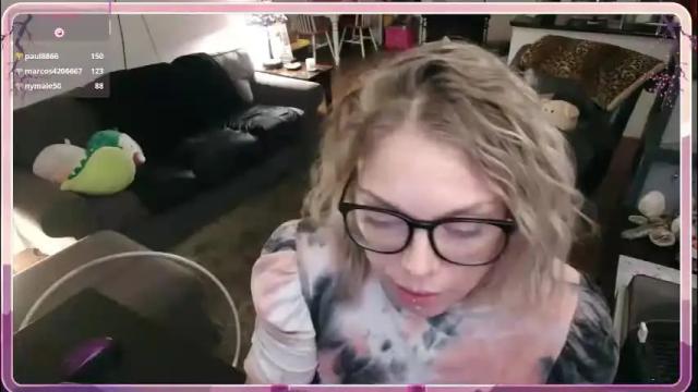 Image 4 of aliceliddell710 Stream on Chaturbate on 22 days ago
