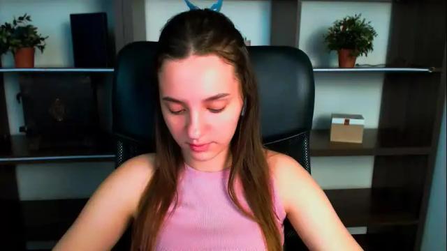 Image 10 of alicesexyy_ Stream on Chaturbate on 15 days ago
