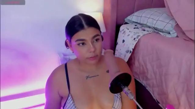 Image 3 of alicethunder_ Stream on Chaturbate on 2 months ago