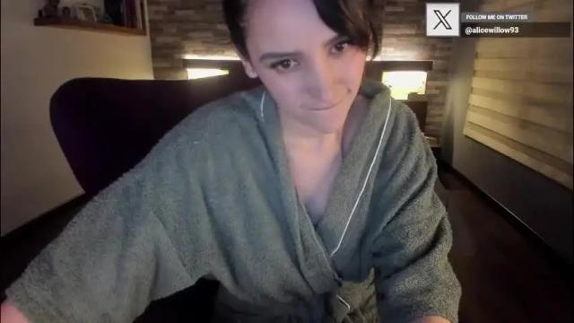 Image 2 of alicewillow Stream on Chaturbate on 1 month ago