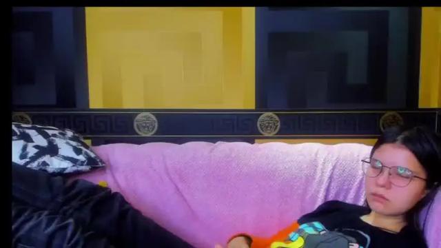 Image 4 of alicewool Stream on Chaturbate on 21 months ago