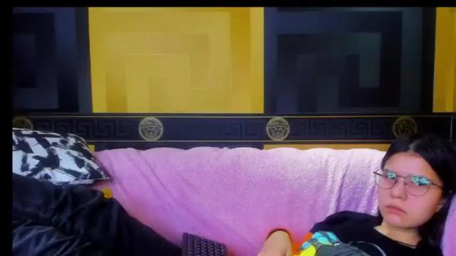 Image 6 of alicewool Stream on Chaturbate on 21 months ago