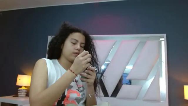 Image 2 of aliceyouth18 Stream on Chaturbate on 22 months ago