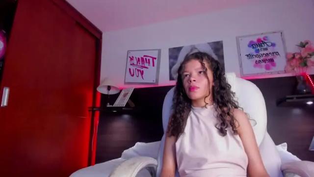 Image 3 of alicia_ae Stream on Chaturbate on 21 months ago
