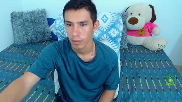 Image 11 of alicia_and_brandon Stream on Chaturbate on 14 months ago