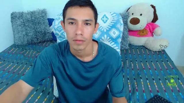 Image 7 of alicia_and_brandon Stream on Chaturbate on 14 months ago