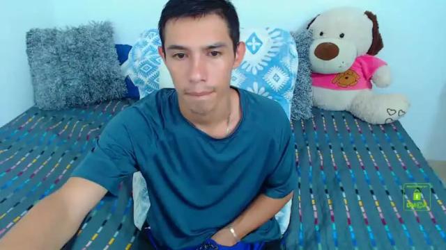Image 8 of alicia_and_brandon Stream on Chaturbate on 14 months ago