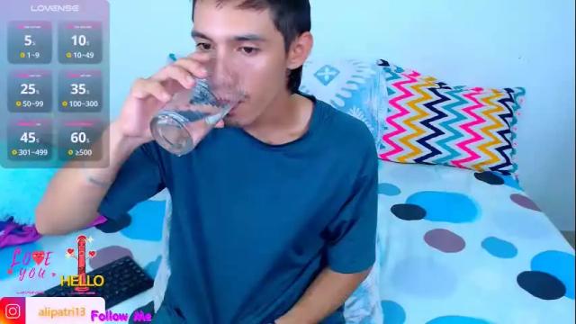 Image 8 of alicia_and_brandon Stream on Chaturbate on 2 months ago