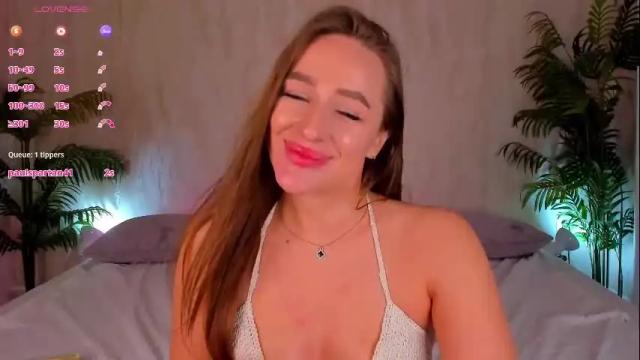 Image 2 of alicia_edwards Stream on Chaturbate on 6 days ago