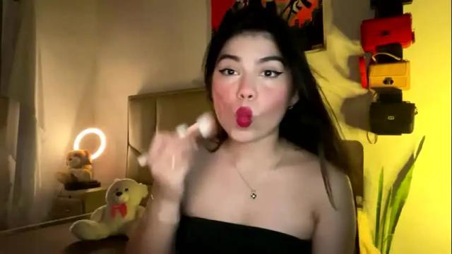 Image 2 of aliciabiden Stream on Chaturbate on 1 month ago