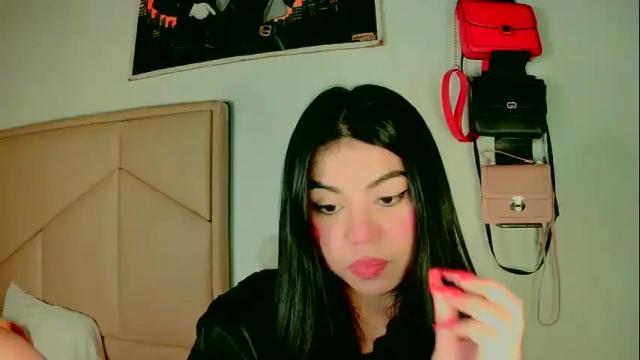 Image 12 of aliciabiden Stream on Chaturbate on 1 day ago