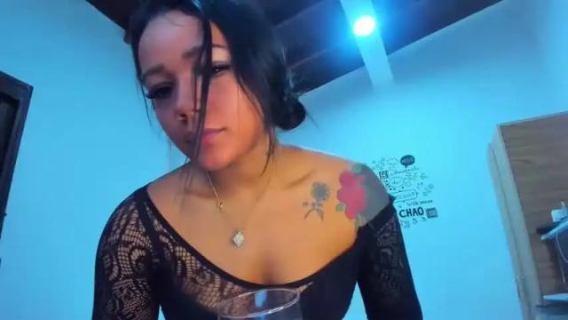 Image 2 of aliciakeys_95 Stream on Chaturbate on 16 months ago