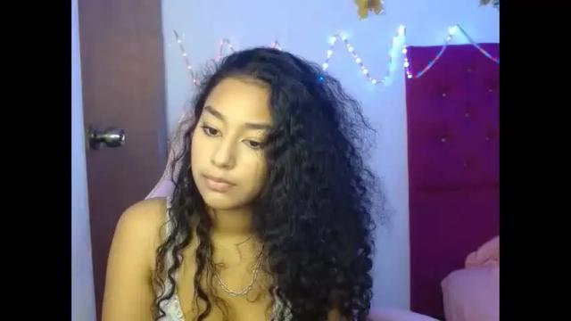 Image 3 of alicie_ebony1 Stream on Chaturbate on 1 month ago