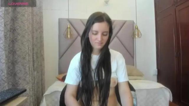 Image 4 of alicmoon Stream on Chaturbate on 15 months ago