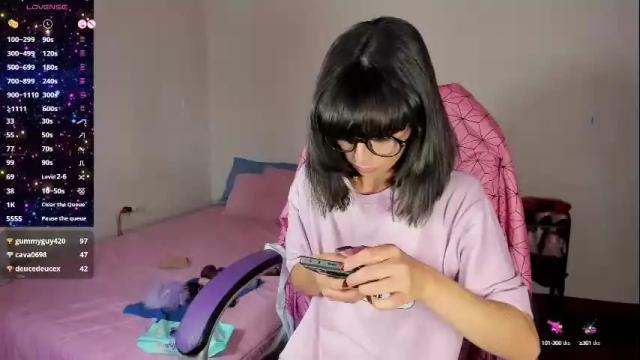 Image 8 of alien_universe Stream on Chaturbate on 3 months ago