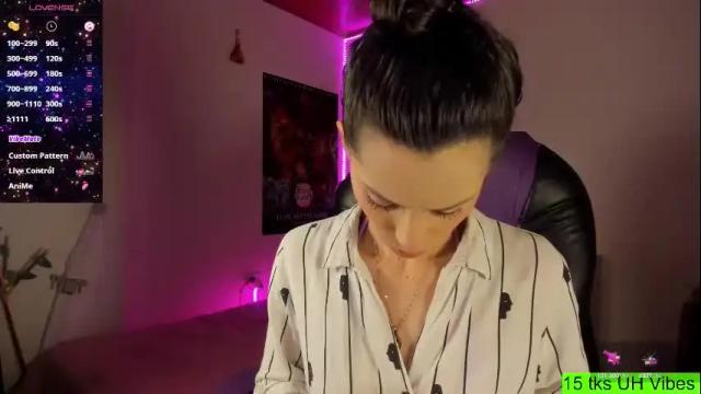 Image 2 of alien_universe Stream on Chaturbate on 1 month ago