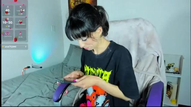 Image 4 of alien_universe Stream on Chaturbate on 27 days ago