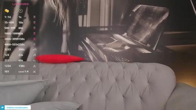 Image 2 of aliessia Stream on Chaturbate on 11 days ago