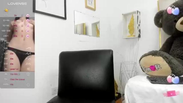 Image 10 of aliice_greco Stream on Chaturbate on 13 months ago