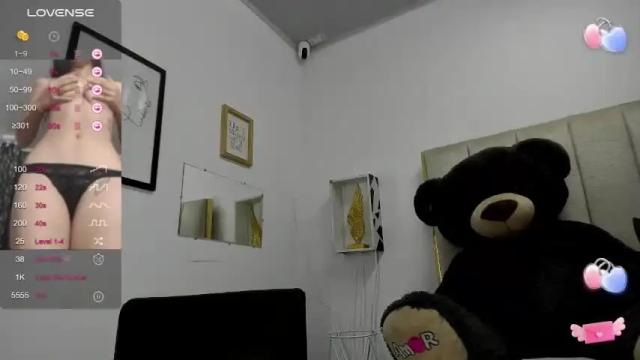 Image 7 of aliice_greco Stream on Chaturbate on 13 months ago