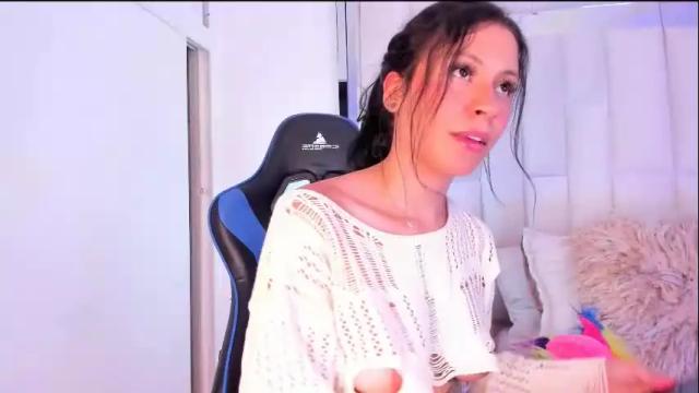 Image 8 of aliison_hottie Stream on Chaturbate on 9 days ago