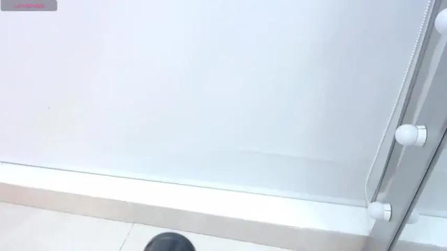 Image 3 of aliisshot Stream on Chaturbate on 18 months ago