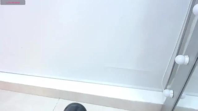 Image 4 of aliisshot Stream on Chaturbate on 18 months ago