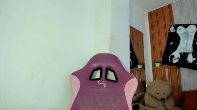 Image 3 of alika01_ Stream on Chaturbate on 1 month ago