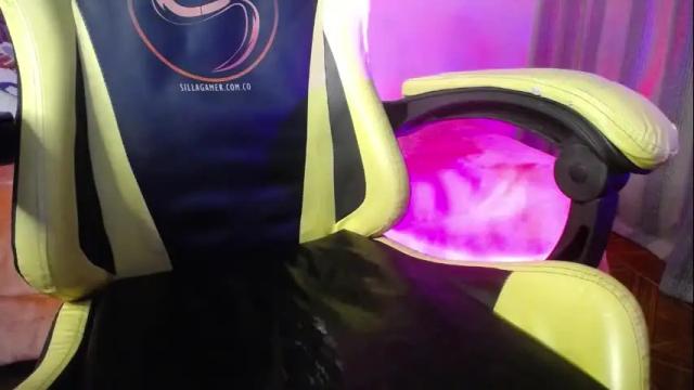 Image 6 of alina_grey2 Stream on Chaturbate on 2 months ago