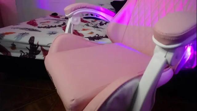 Image 10 of alina_grey2 Stream on Chaturbate on 12 days ago