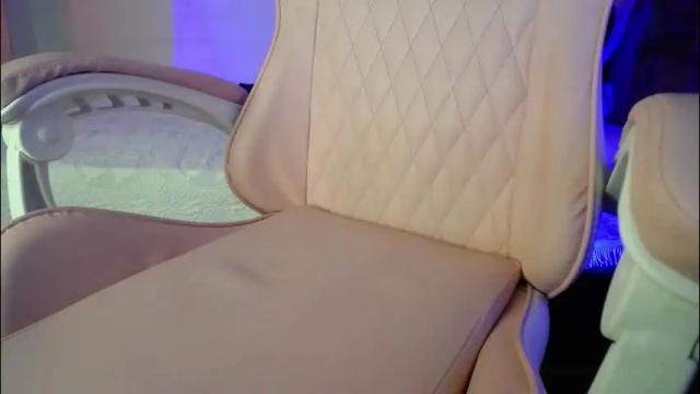 Image 6 of alina_grey2 Stream on Chaturbate on 25 days ago