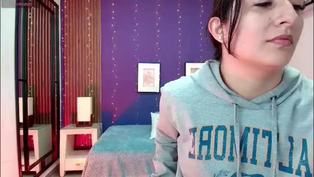 Image 3 of alina_martinelli Stream on Chaturbate on 2 months ago
