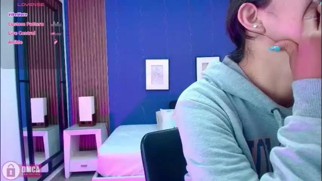 Image 3 of alina_martinelli Stream on Chaturbate on 1 month ago