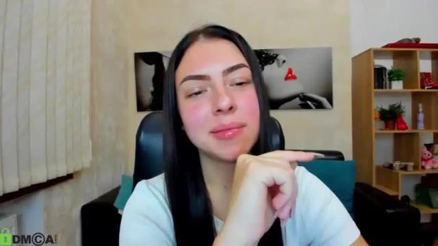 Image 10 of alina_simmons Stream on Chaturbate on 17 months ago