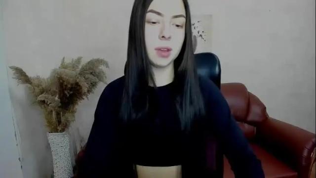 Image 10 of alina_simmons Stream on Chaturbate on 17 months ago