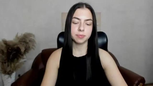 Image 4 of alina_simmons Stream on Chaturbate on 17 months ago
