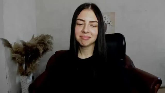 Image 10 of alina_simmons Stream on Chaturbate on 20 months ago